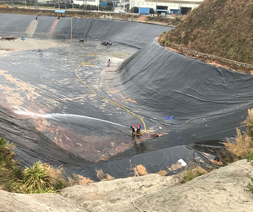 古镇镇废水池清理